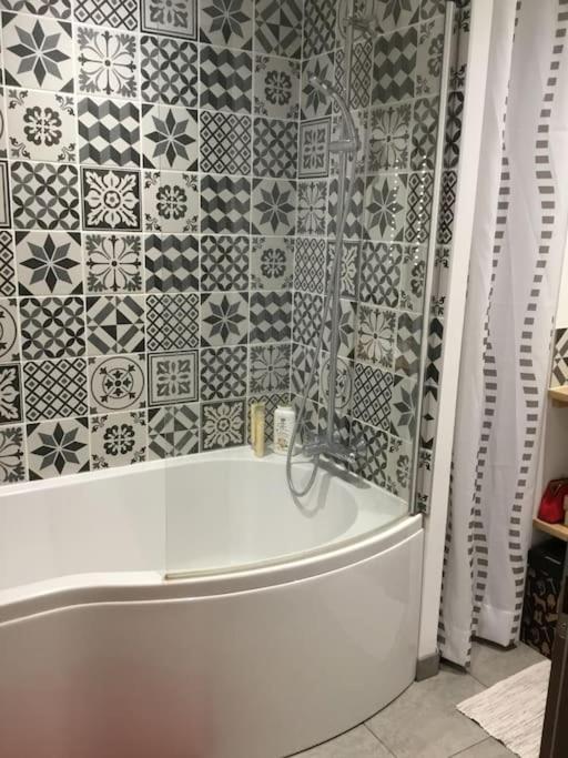 Appartement Tres Lumineux Egat Экстерьер фото